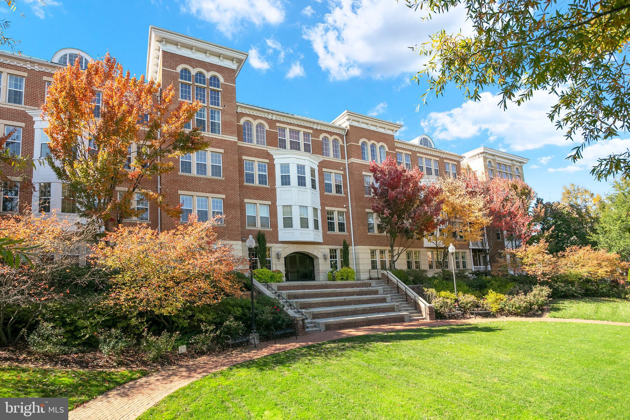 400 Cameron Station Boulevard, Unit 308 Alexandria, VA 22304 - Photo 33 of 46 a view of a house with a yard