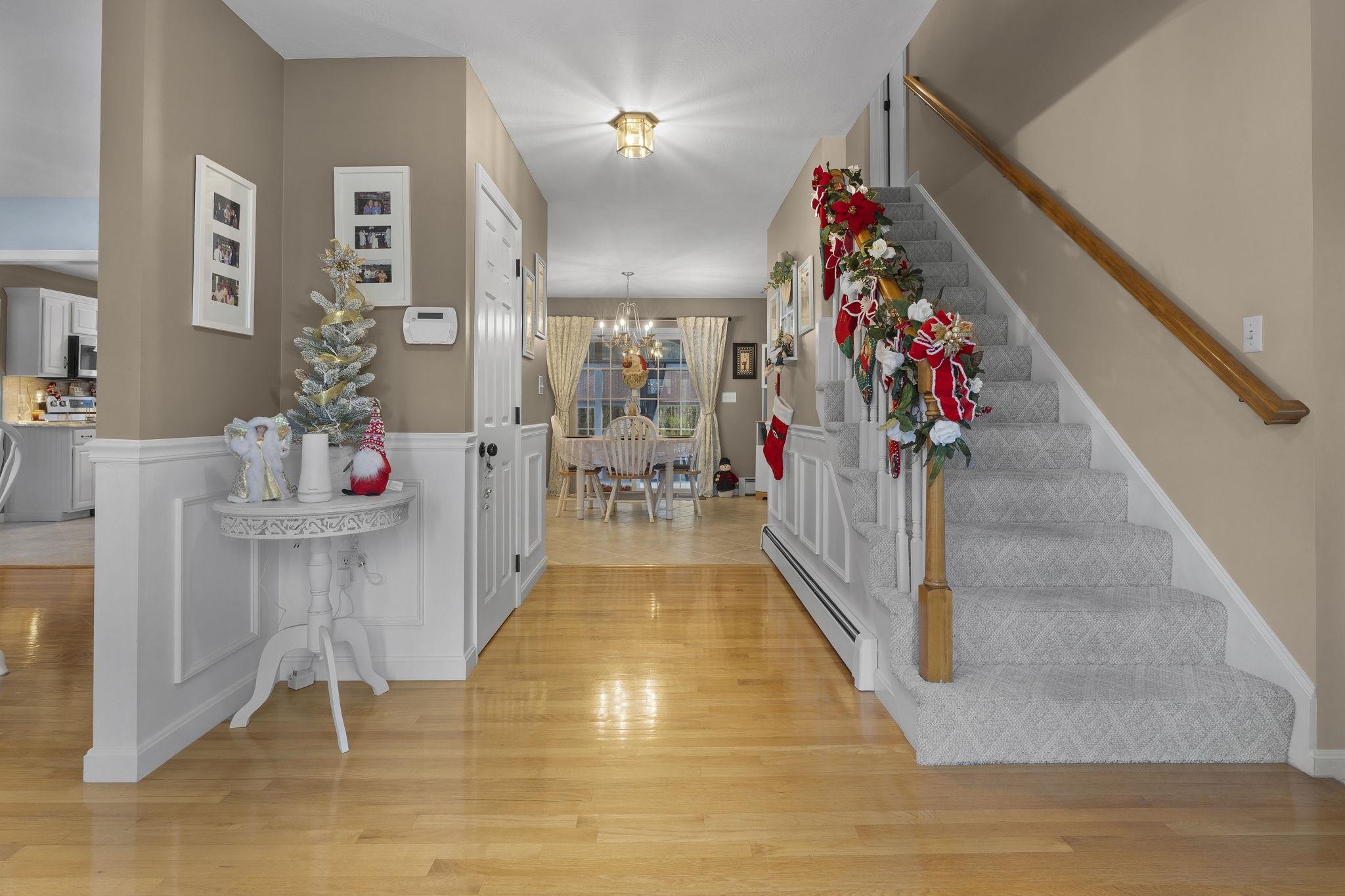 19 Colonial Drive Londonderry, NH 03053 - Photo 14 of 58