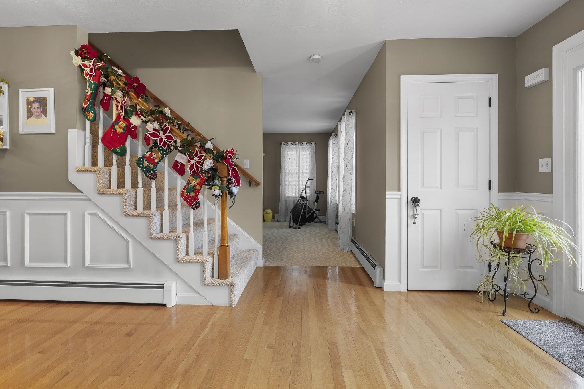 19 Colonial Drive Londonderry, NH 03053 - Photo 15 of 58