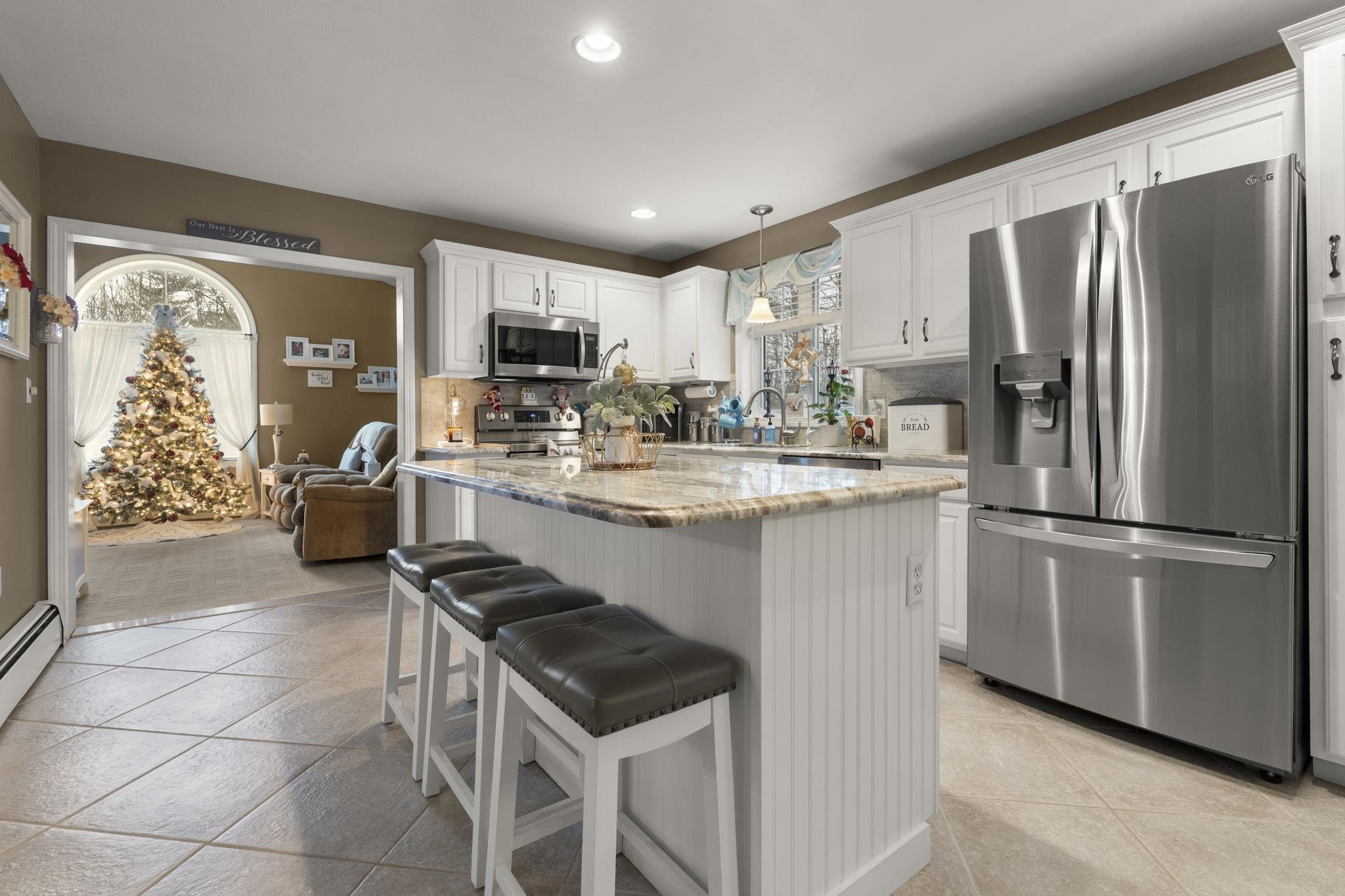 19 Colonial Drive Londonderry, NH 03053 - Photo 20 of 58