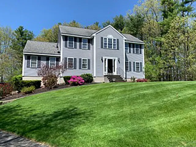 $865,000 | 19 Colonial Drive, Londonderry, NH 03053