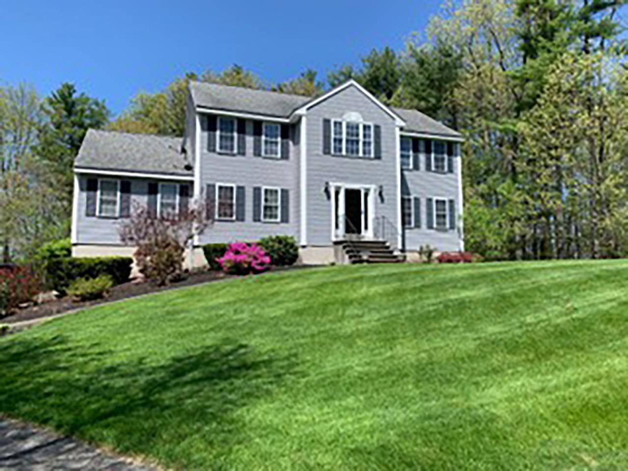 19 Colonial Drive Londonderry, NH 03053 - Photo 2 of 58