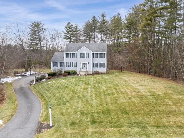 $865,000 | 19 Colonial Drive, Londonderry, NH 03053