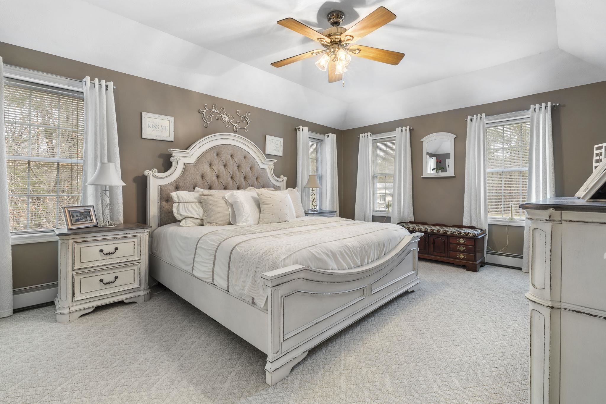 19 Colonial Drive Londonderry, NH 03053 - Photo 36 of 58