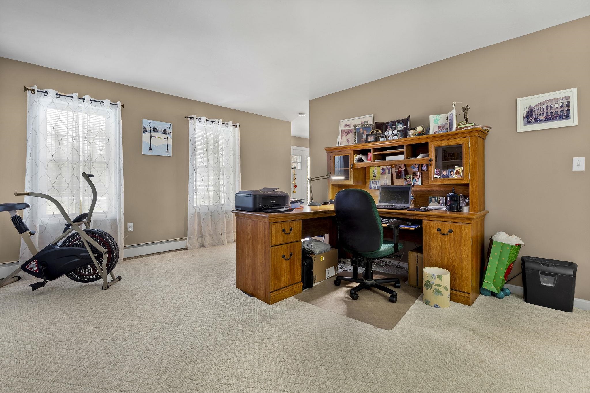 19 Colonial Drive Londonderry, NH 03053 - Photo 53 of 58