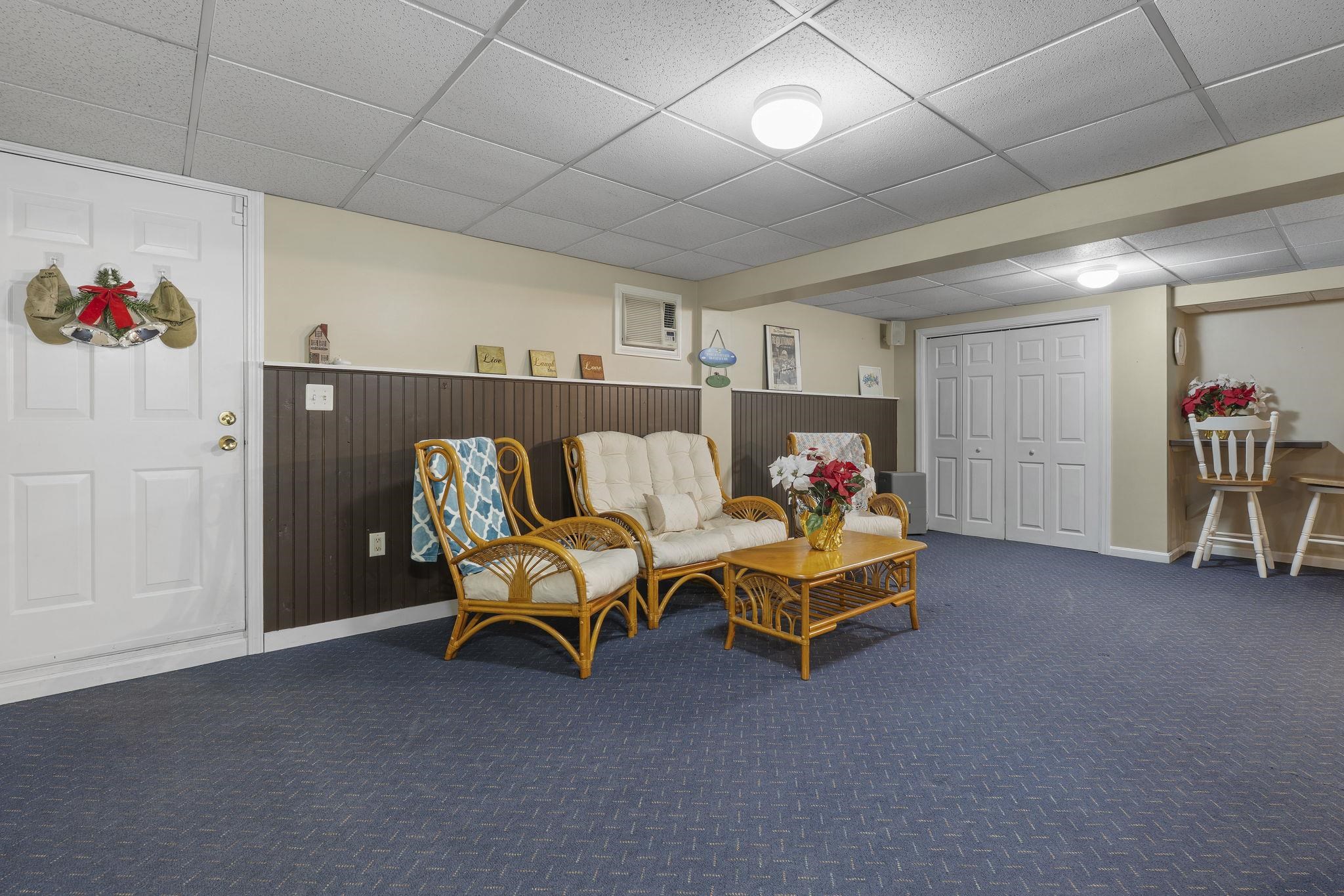 19 Colonial Drive Londonderry, NH 03053 - Photo 55 of 58