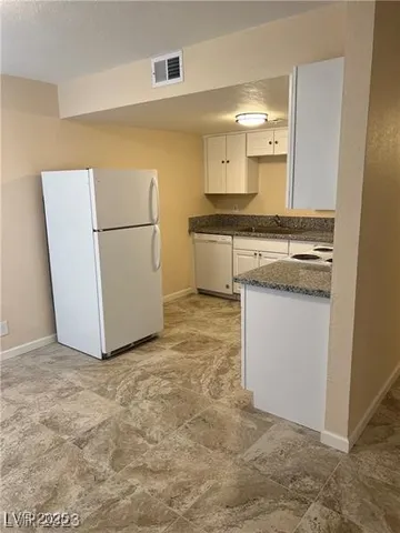 $1,600 | 539 East St Louis Avenue, Unit 209, Las Vegas, NV 89104
