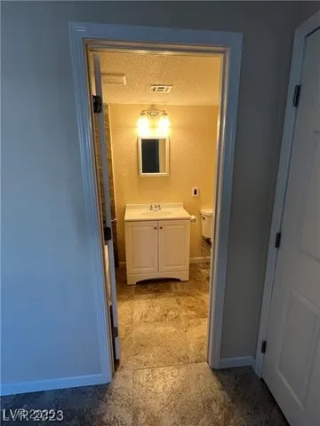 $1,600 | 539 East St Louis Avenue, Unit 209, Las Vegas, NV 89104