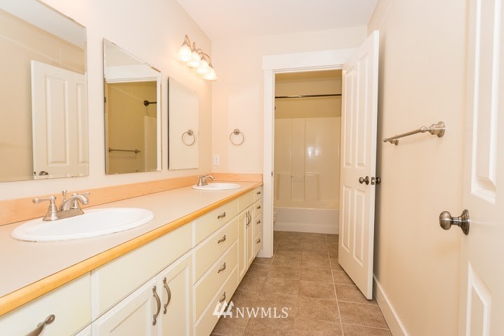 768 Southwest Oak Road Port Orchard, WA 98367 - Photo 19 of 25 Gallery Image 19