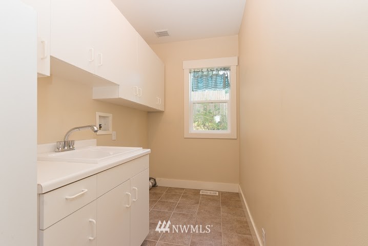768 Southwest Oak Road Port Orchard, WA 98367 - Photo 10 of 25 Gallery Image 10