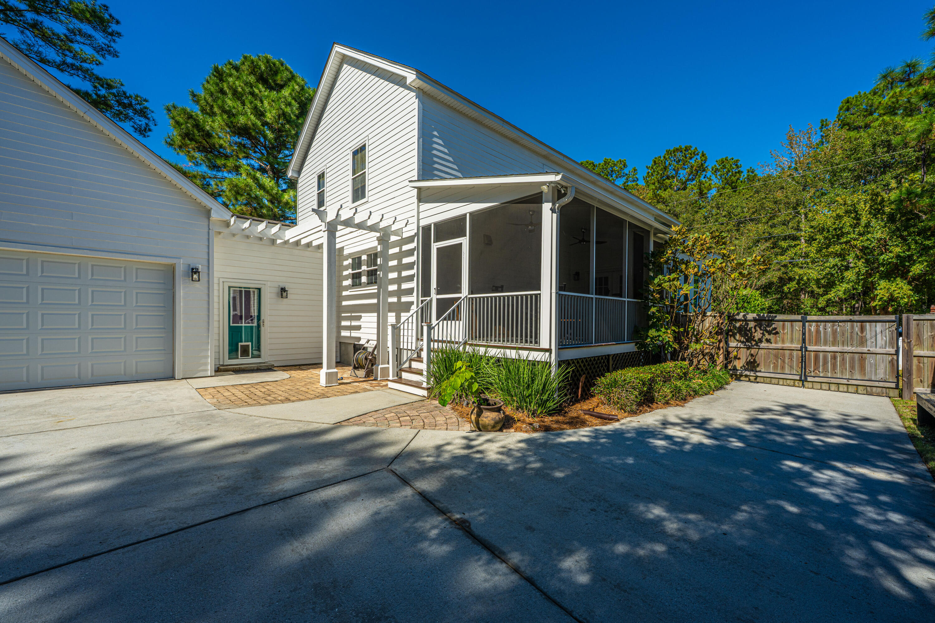 455 Slidel Street Summerville, SC 29485 - Photo 3 of 33 455SlidelSt057