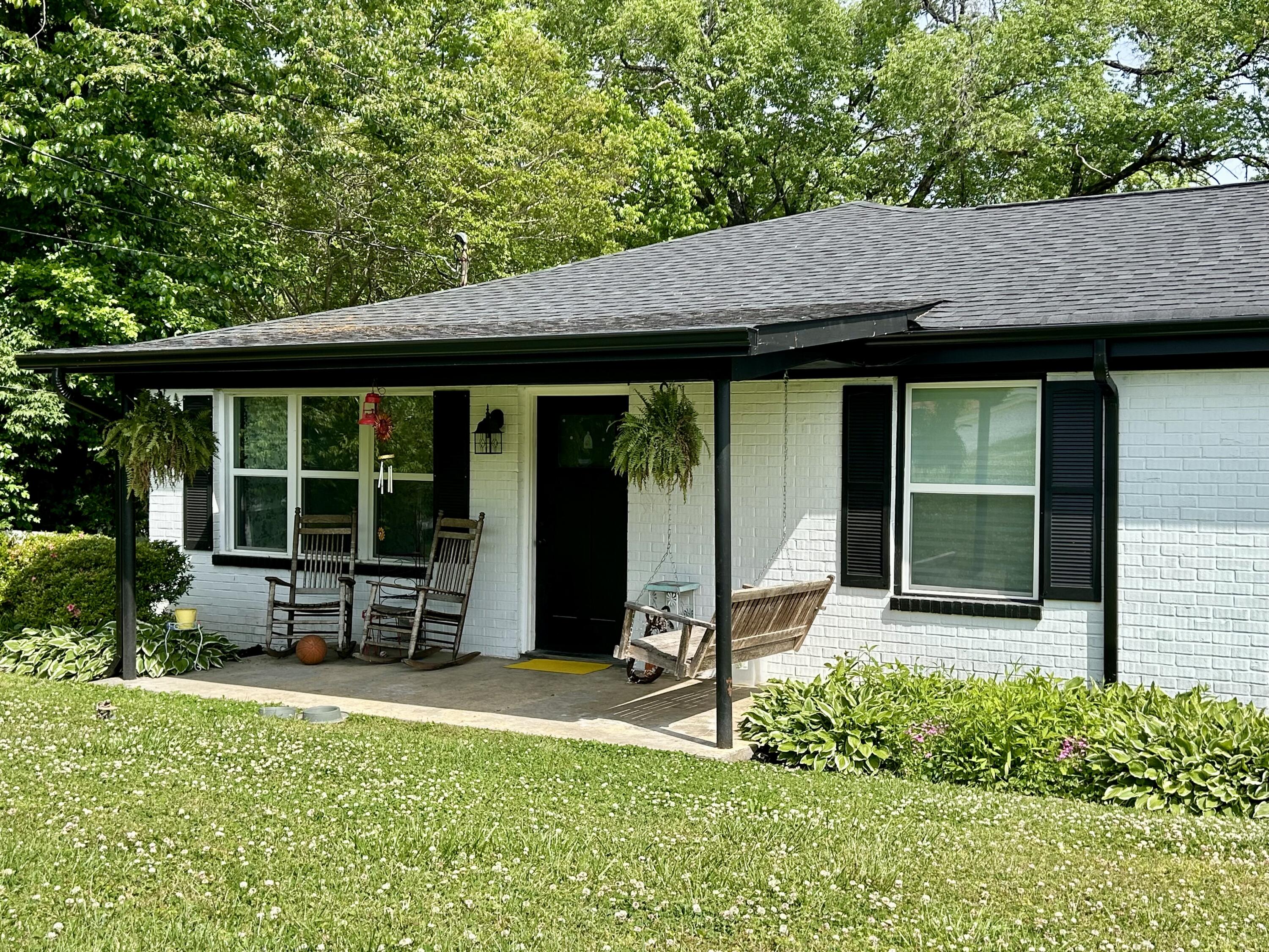 711 Walter Street Athens, TN 37303 - Photo 2 of 29 porch walter