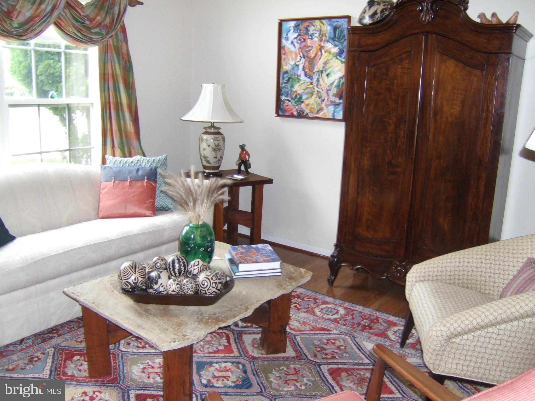 4412 Summer Grape Road, Unit 4412 Pikesville, MD 21208 - Photo 2 of 30 Living Room
