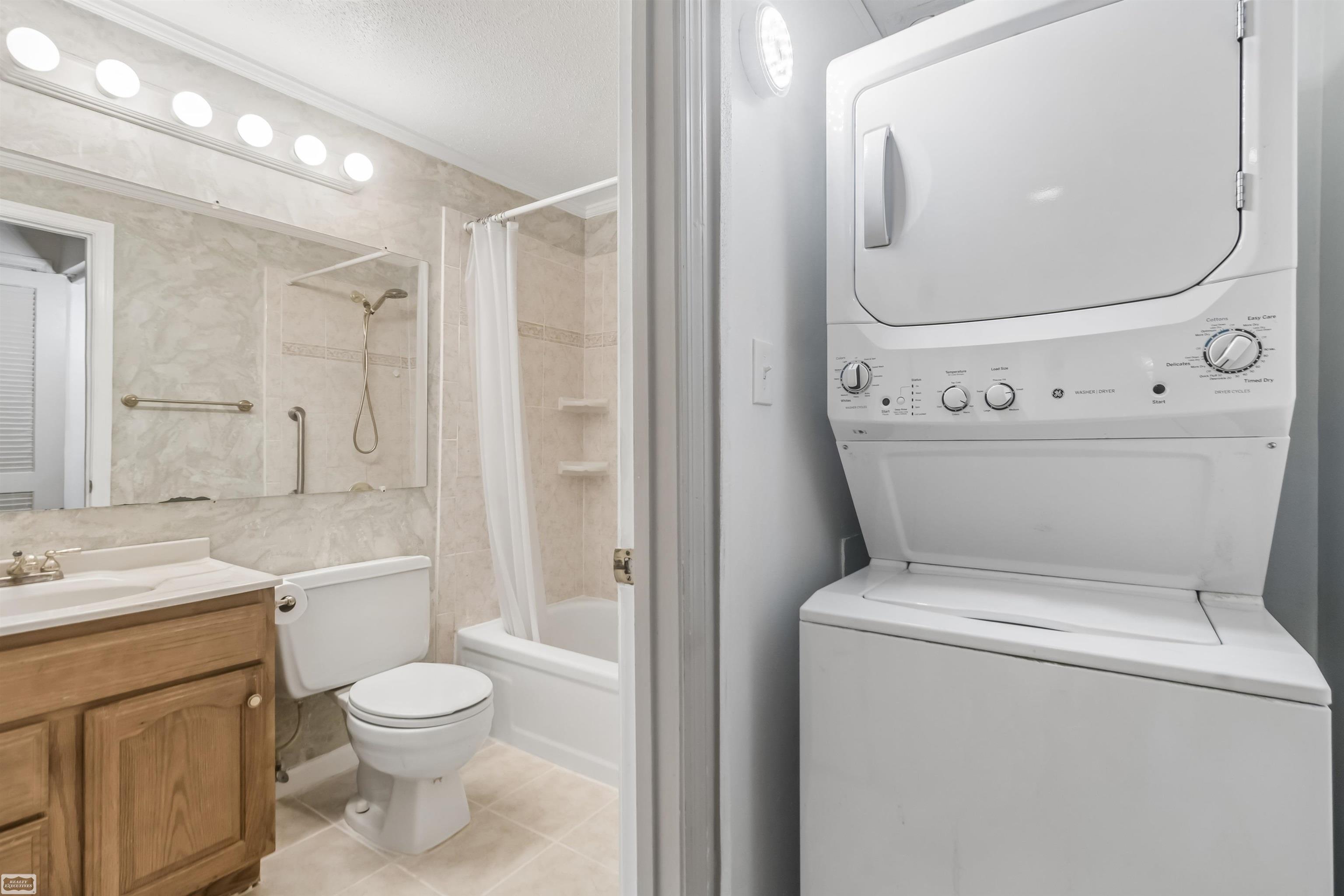38723 Lighthouse Point Clinton Township, MI 48038 - Photo 19 of 35