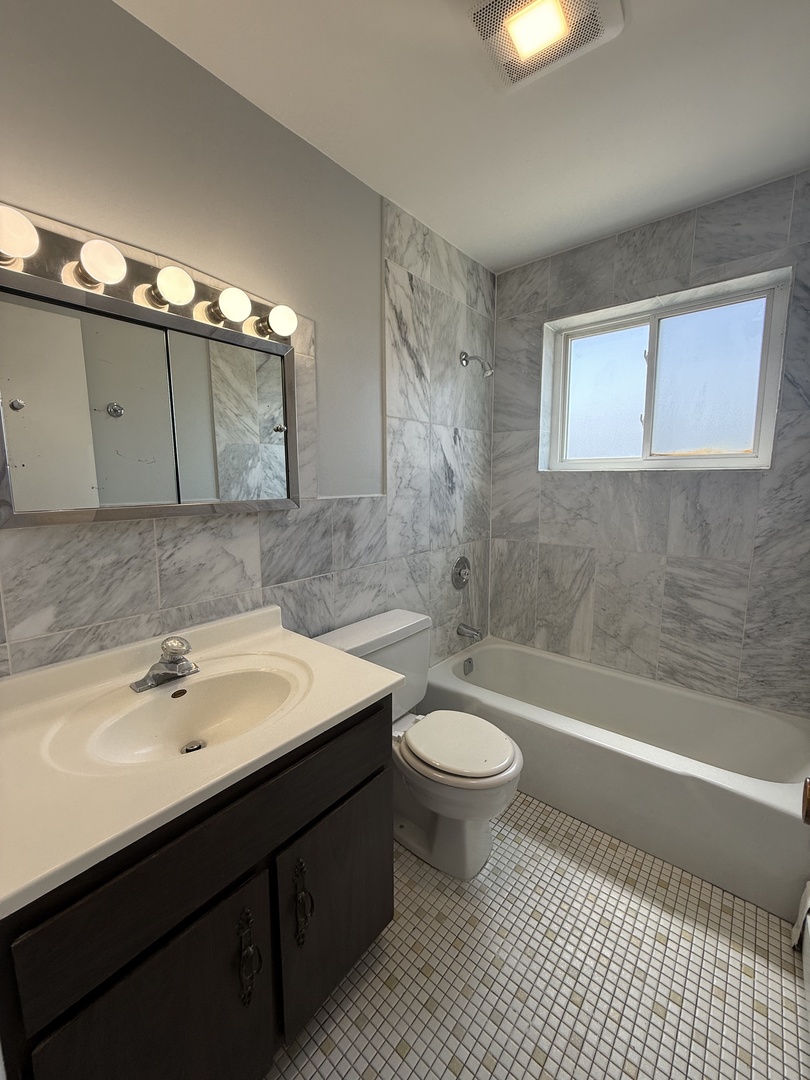 6543 16th Street, Unit 5 Berwyn, IL 60402 - Photo 10 of 13