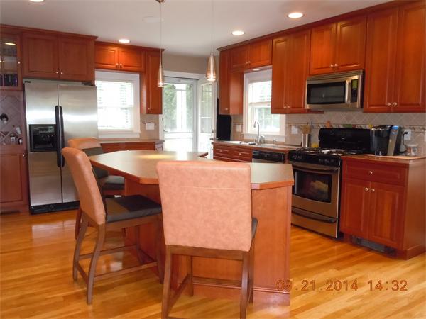 15 Maple Valley Road Lynn, MA 01904 - Photo 3 of 18 Gallery Image 3