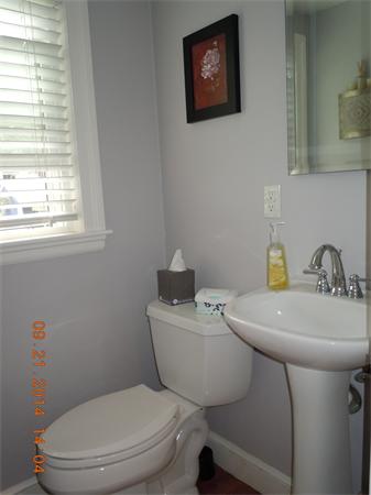 15 Maple Valley Road Lynn, MA 01904 - Photo 8 of 18 Gallery Image 8