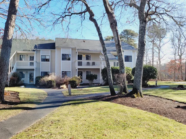 $399,900 | 204 Eaton Lane, Unit 204, Brewster, MA 02631