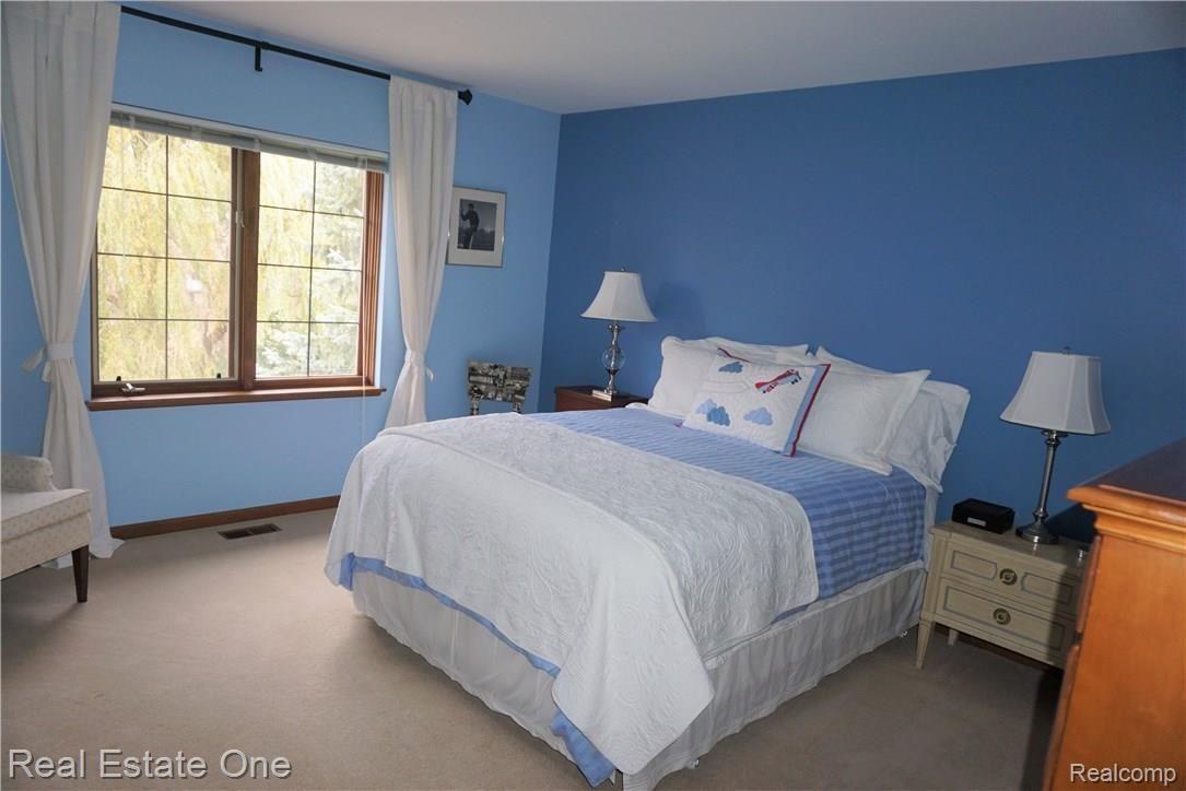 3480 Salem Drive Rochester, MI 48306 - Photo 24 of 37 DSC06742 (2).JPG