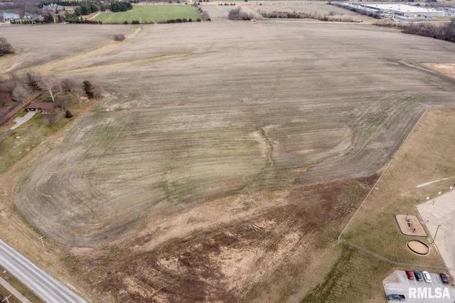 $450,000 | 4950 Columbus Road, Quincy, IL 62305