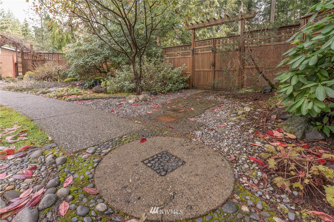 18109 Thorsen Road Southwest Vashon, WA 98070 - Photo 26 of 37 a view of outdoor space and yard