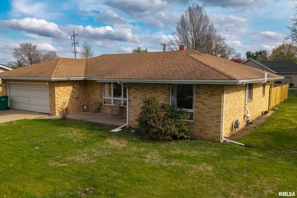 $185,000 | 865 East Franklin Street, Macomb, IL 61455