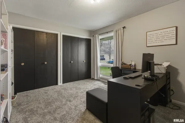 $185,000 | 865 East Franklin Street, Macomb, IL 61455