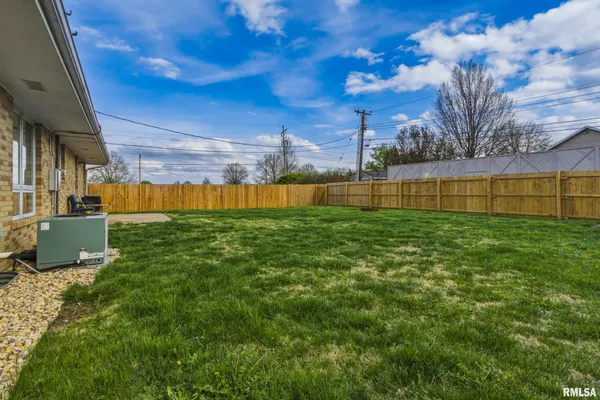 $185,000 | 865 East Franklin Street, Macomb, IL 61455