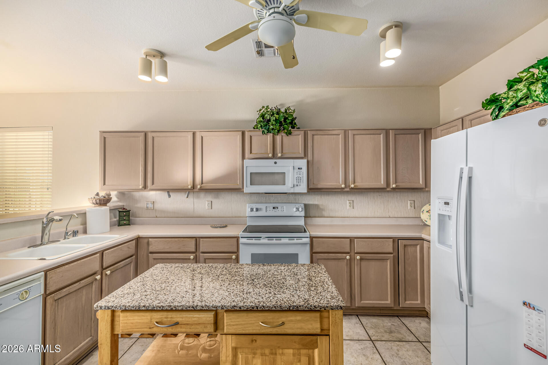 6680 South Tamarron Way Chandler, AZ 85249 - Photo 13 of 45 Kitchen