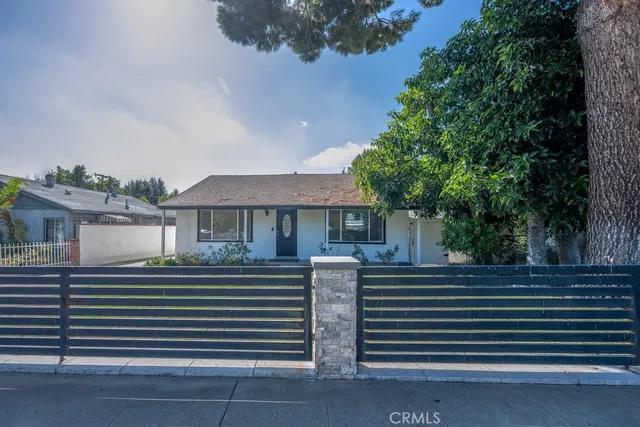 $3,800 | 1948 Phillippi Street, San Fernando, CA 91340