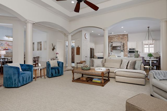 $850,000 | 55 Mason Pond Place, The Woodlands, TX 77381