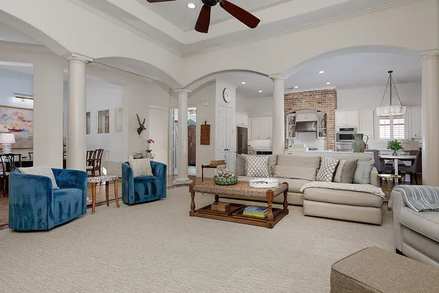 $850,000 | 55 Mason Pond Place, The Woodlands, TX 77381