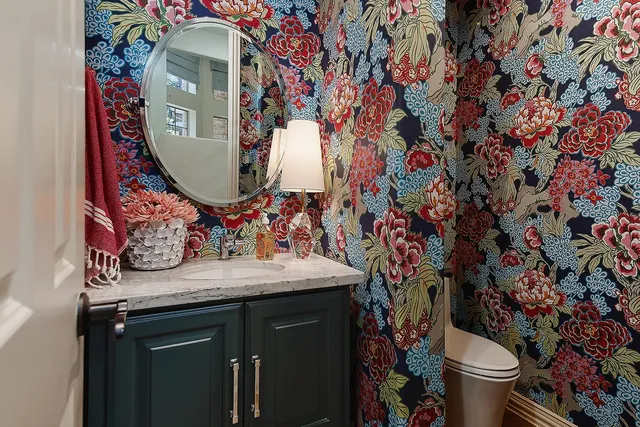 $850,000 | 55 Mason Pond Place, The Woodlands, TX 77381