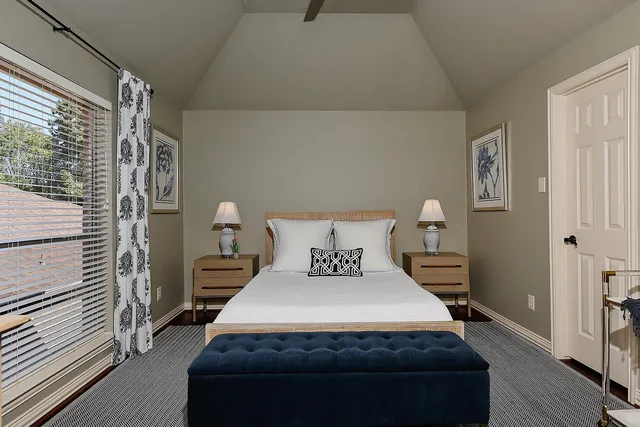 $850,000 | 55 Mason Pond Place, The Woodlands, TX 77381