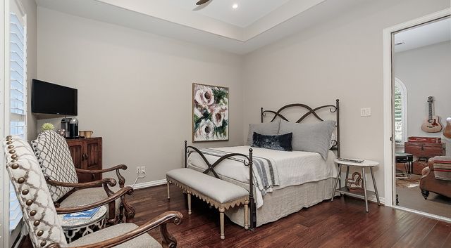 $850,000 | 55 Mason Pond Place, The Woodlands, TX 77381