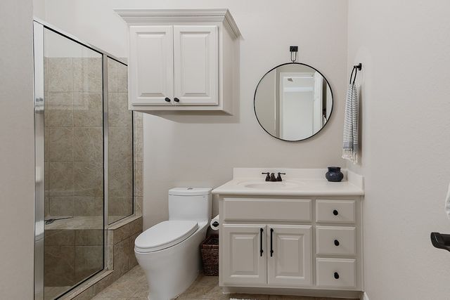 $850,000 | 55 Mason Pond Place, The Woodlands, TX 77381