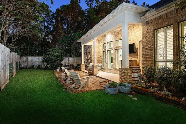 $850,000 | 55 Mason Pond Place, The Woodlands, TX 77381