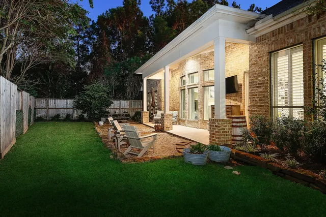 $850,000 | 55 Mason Pond Place, The Woodlands, TX 77381