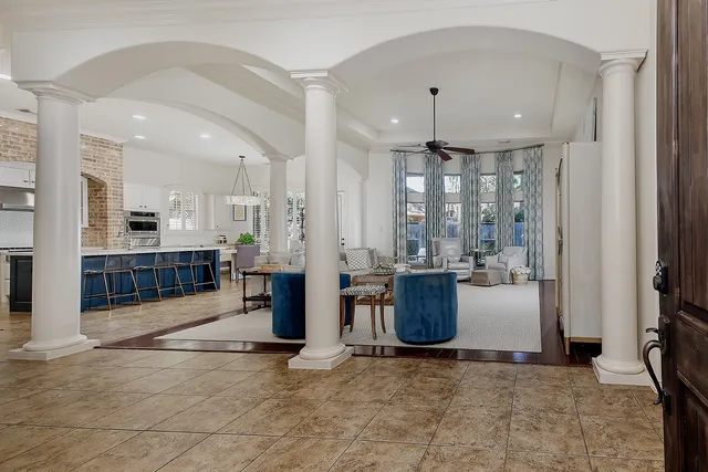 $850,000 | 55 Mason Pond Place, The Woodlands, TX 77381