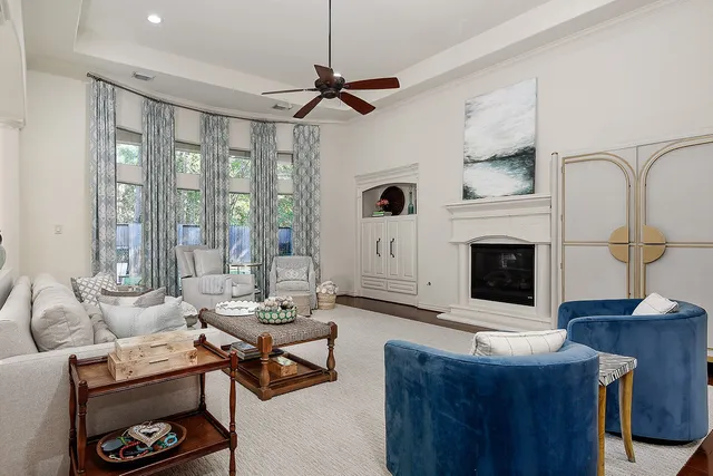 $850,000 | 55 Mason Pond Place, The Woodlands, TX 77381