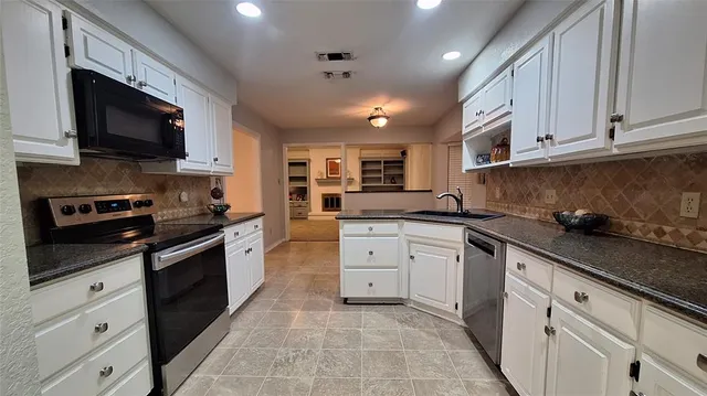 $2,700 | 2813 Woodpath Lane, Bedford, TX 76021