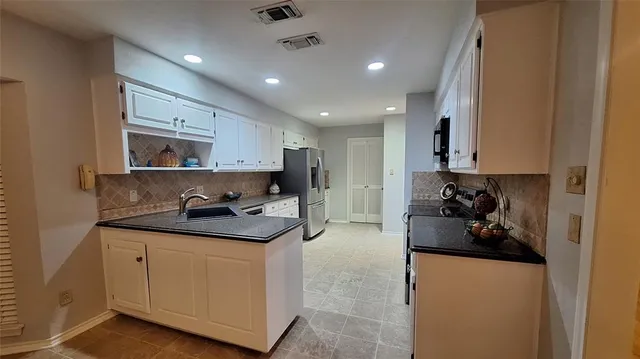 $2,700 | 2813 Woodpath Lane, Bedford, TX 76021