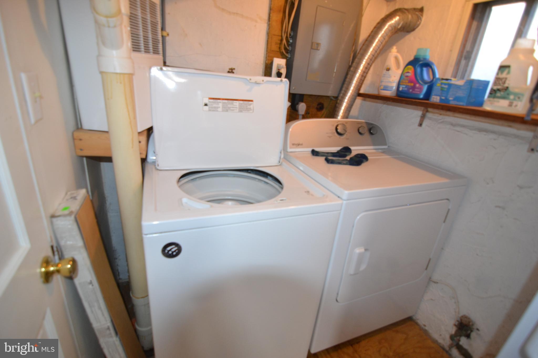 1410 West Locust Street York, PA 17404 - Photo 22 of 23 a utility room with dryer and washer