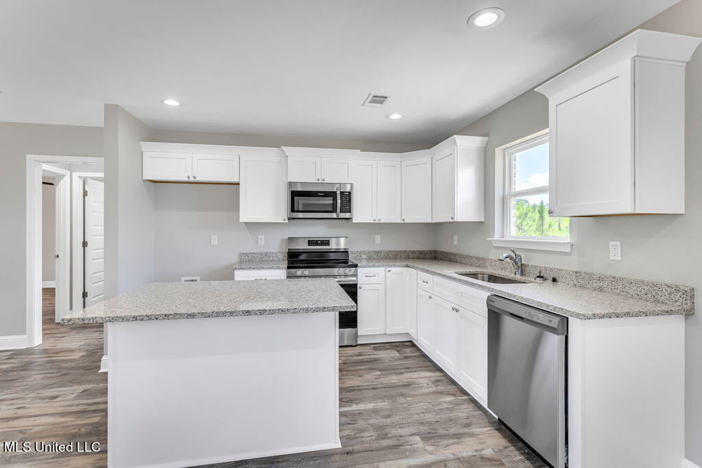 424 Peters Road Poplarville, MS 39470 - Photo 8 of 26 424PetersRd-8