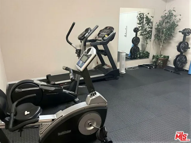 $4,300 | 5139 Balboa Boulevard, Unit 2, Encino, CA 91316