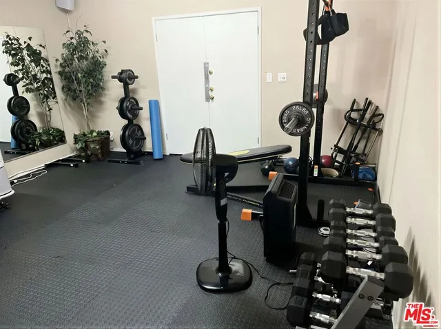 $4,300 | 5139 Balboa Boulevard, Unit 2, Encino, CA 91316