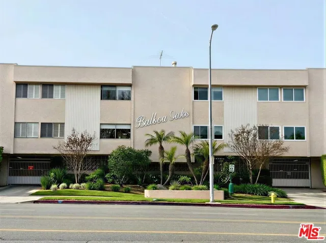$4,300 | 5139 Balboa Boulevard, Unit 2, Encino, CA 91316