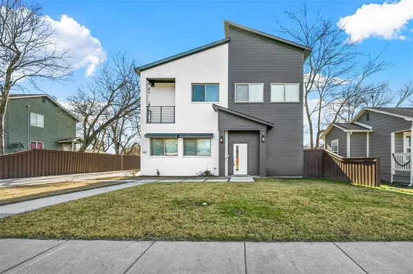 $2,795 | 204 North Getzendaner Street, Unit 2, Waxahachie, TX 75165