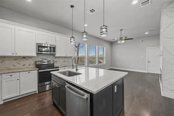 $2,795 | 204 North Getzendaner Street, Unit 2, Waxahachie, TX 75165
