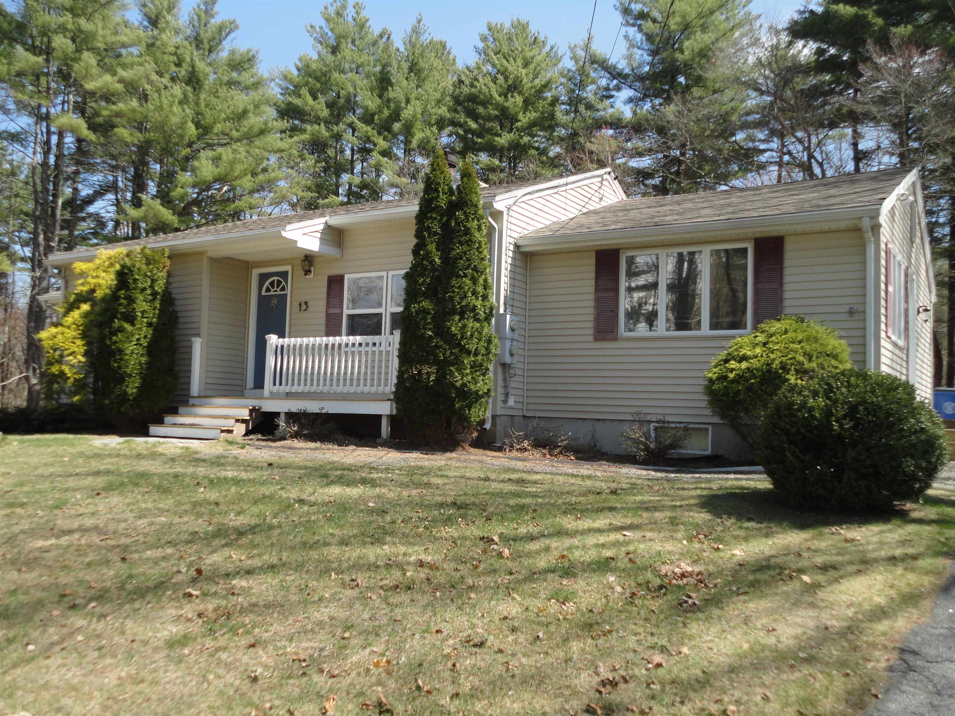 13 Hall Road Londonderry, NH 03053 - Photo 10 of 33 Gallery Image 10